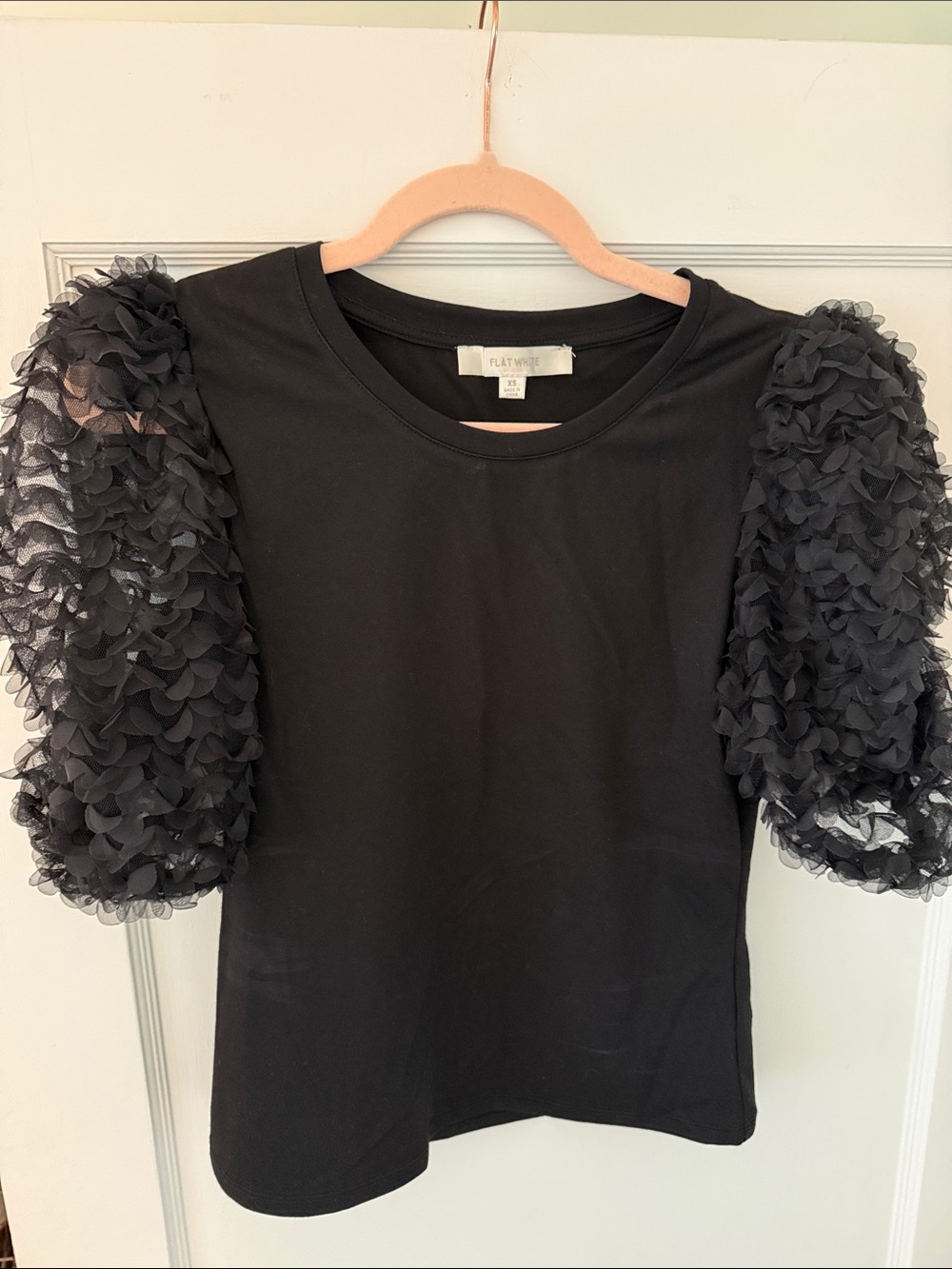 Flat White Black Puff Sleeve Top XS